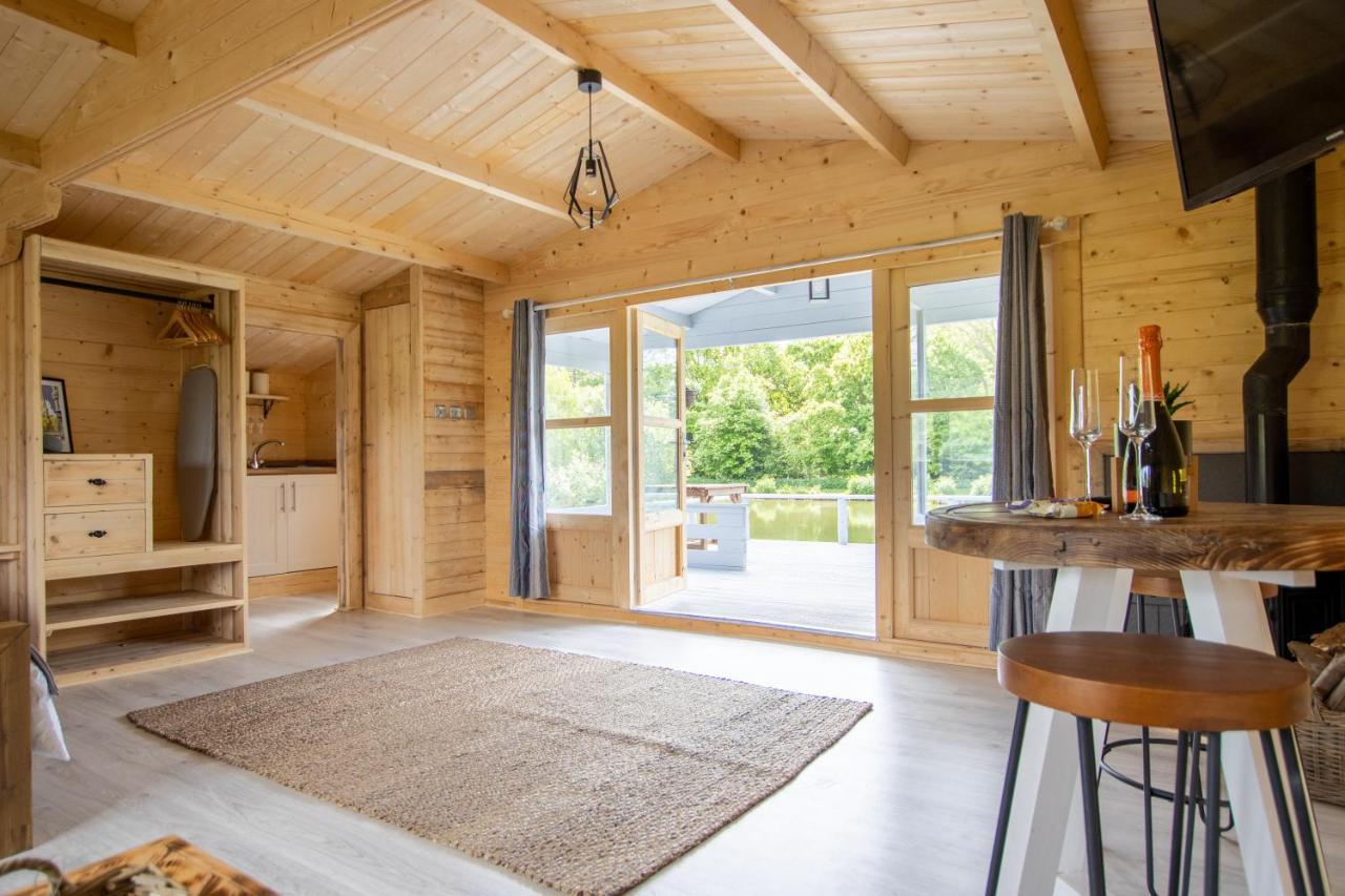 ארונדל Choller Lake Lodges - Primrose Cabin With Private Hot Tub מראה חיצוני תמונה