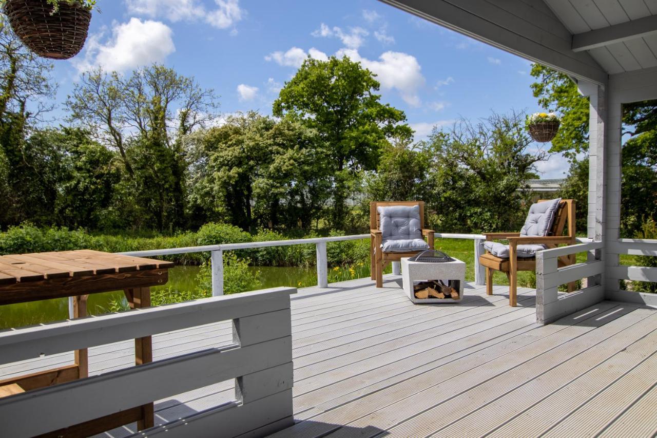 ארונדל Choller Lake Lodges - Primrose Cabin With Private Hot Tub מראה חיצוני תמונה