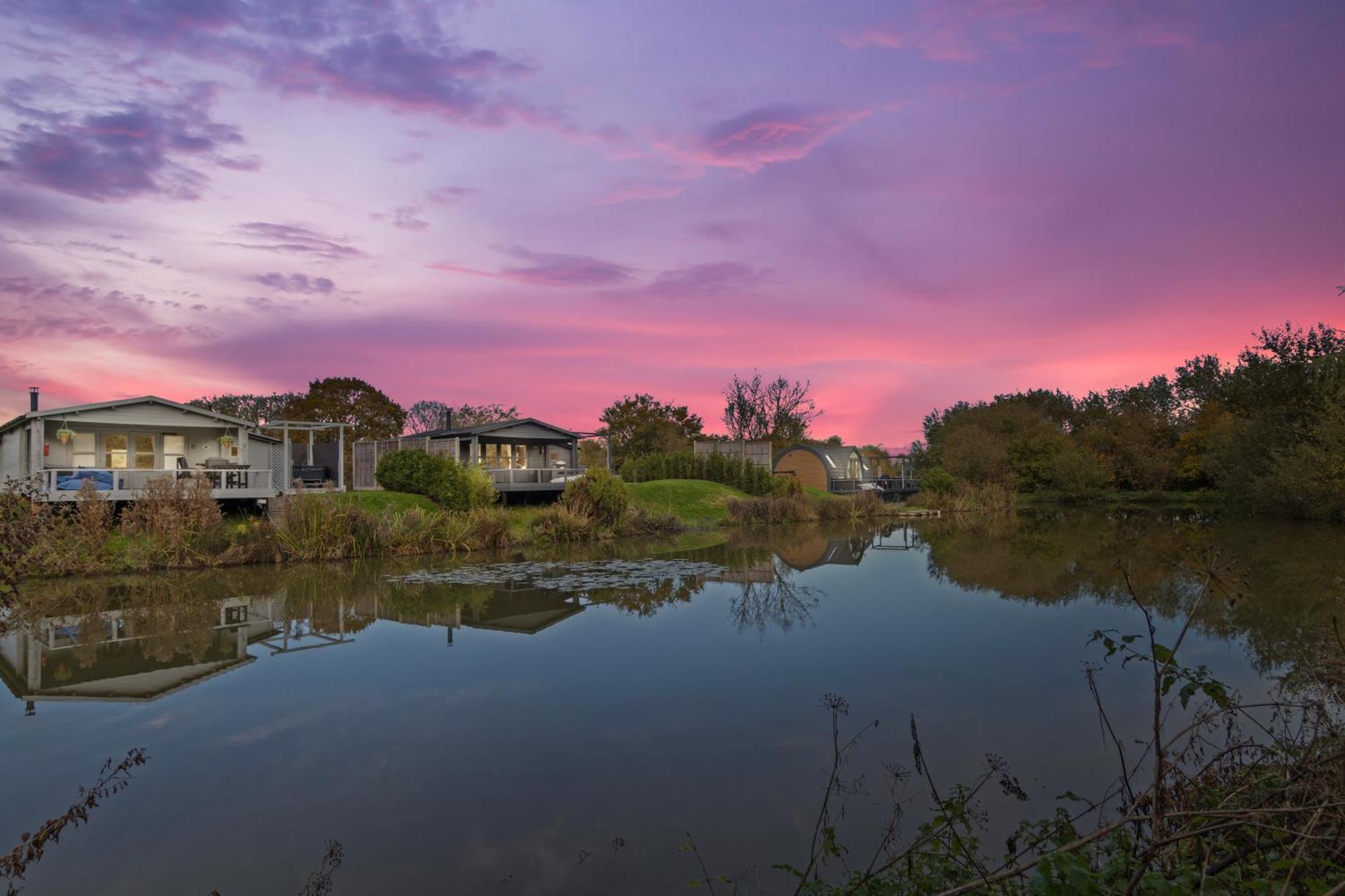 ארונדל Choller Lake Lodges - Primrose Cabin With Private Hot Tub מראה חיצוני תמונה